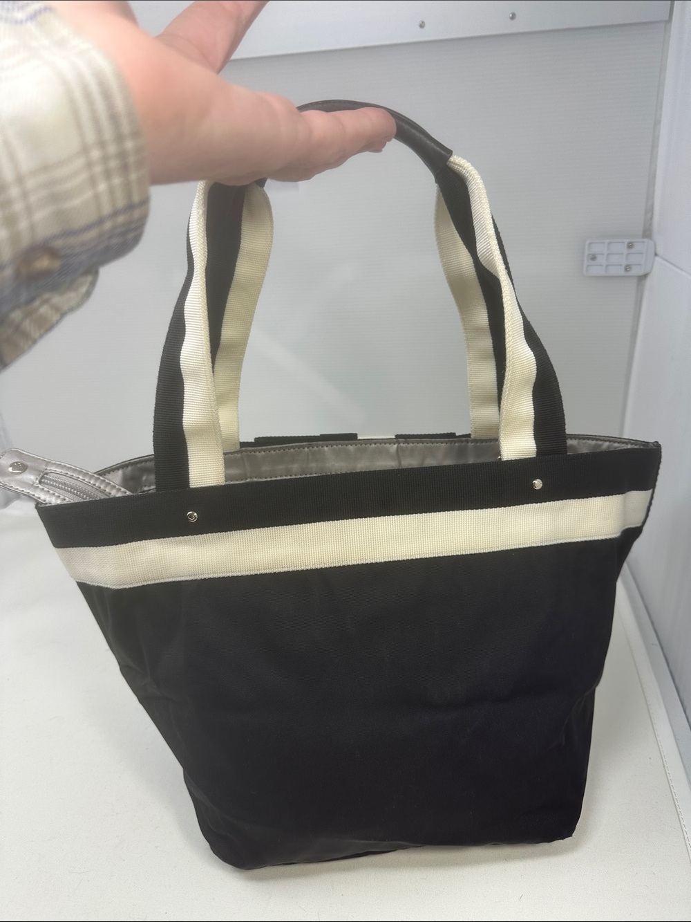 Kate Spade tote - Picture 2 of 7